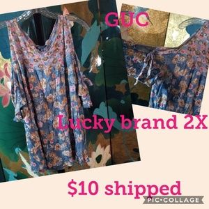 Cold shoulder cotton top